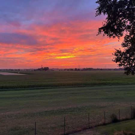 B&B Op De Brabantse Wal Halsteren Экстерьер фото