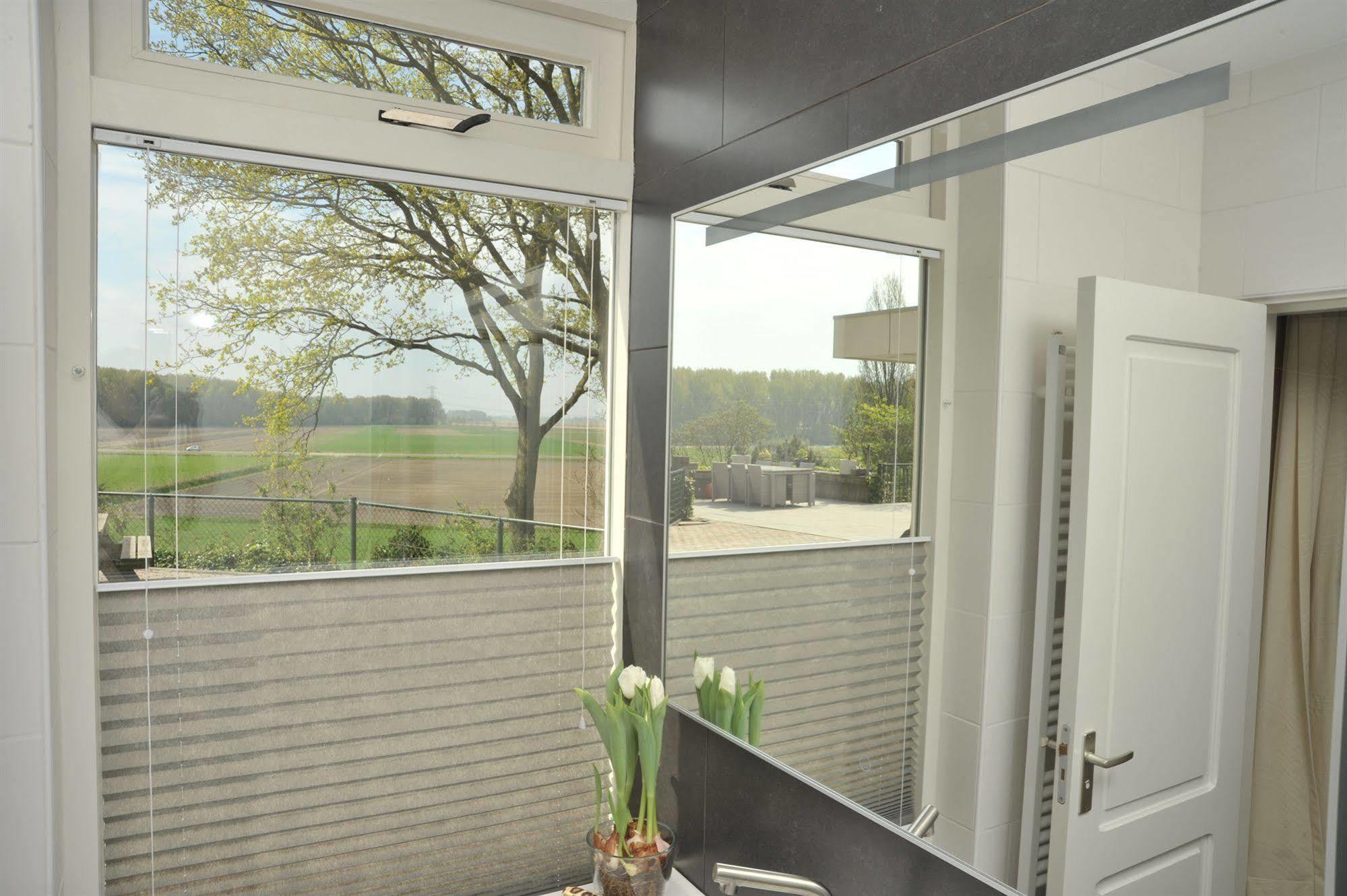 B&B Op De Brabantse Wal Halsteren Экстерьер фото