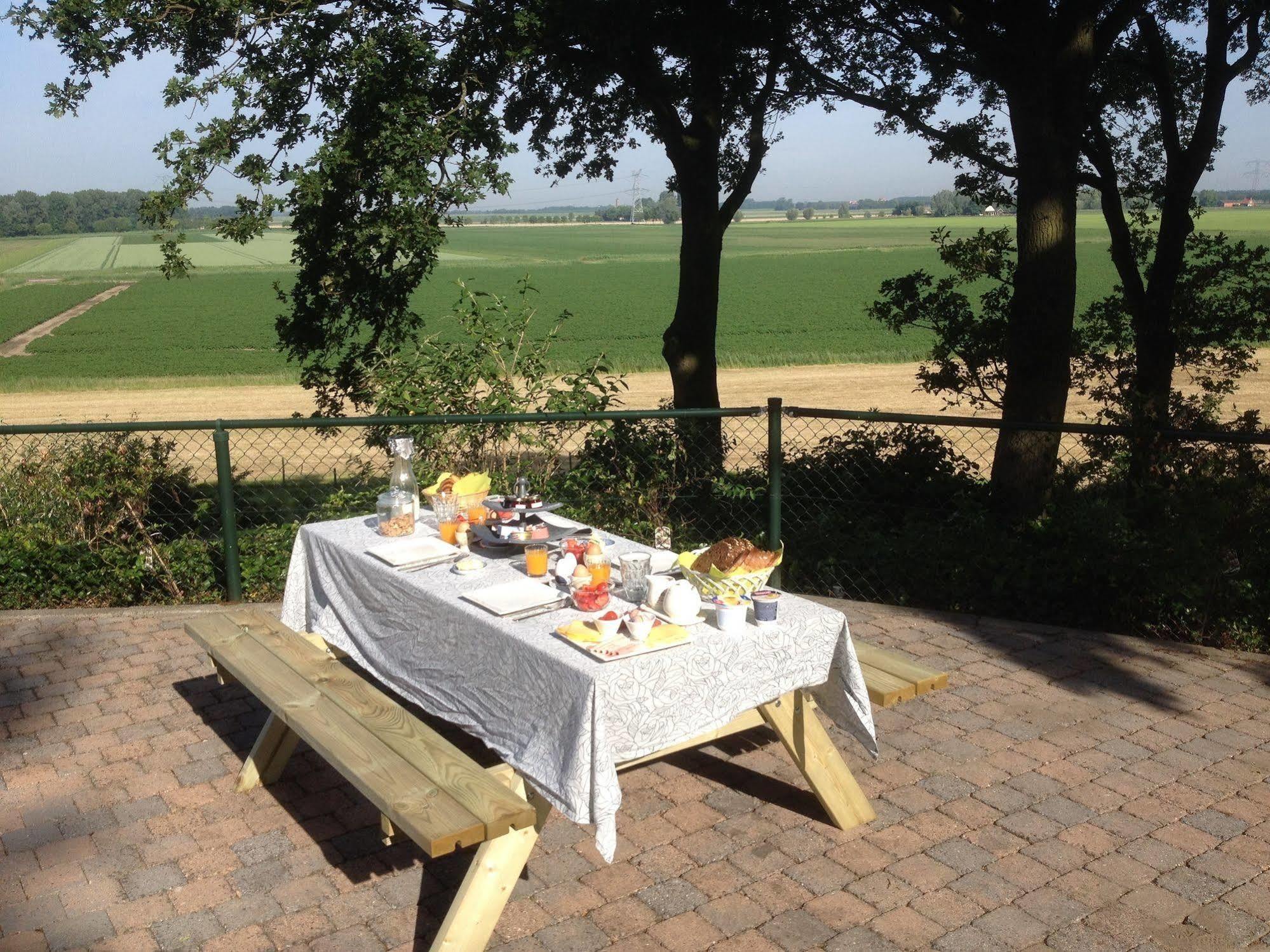 B&B Op De Brabantse Wal Halsteren Экстерьер фото